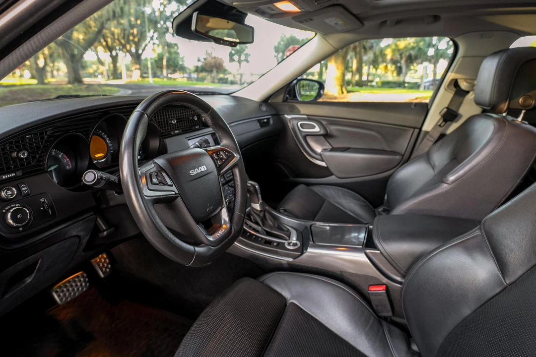 2011 Saab 9-5 2nd Gen - Image 16 of 31