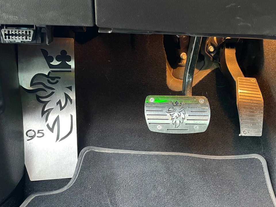 2011 Saab - Image 25 of 31