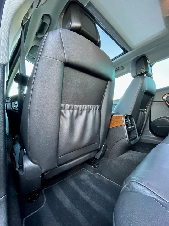 2011 Saab - Image 16 of 31