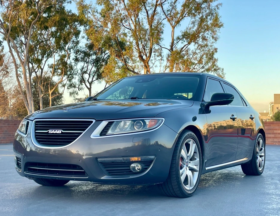 2011 Saab - Image 2 of 31