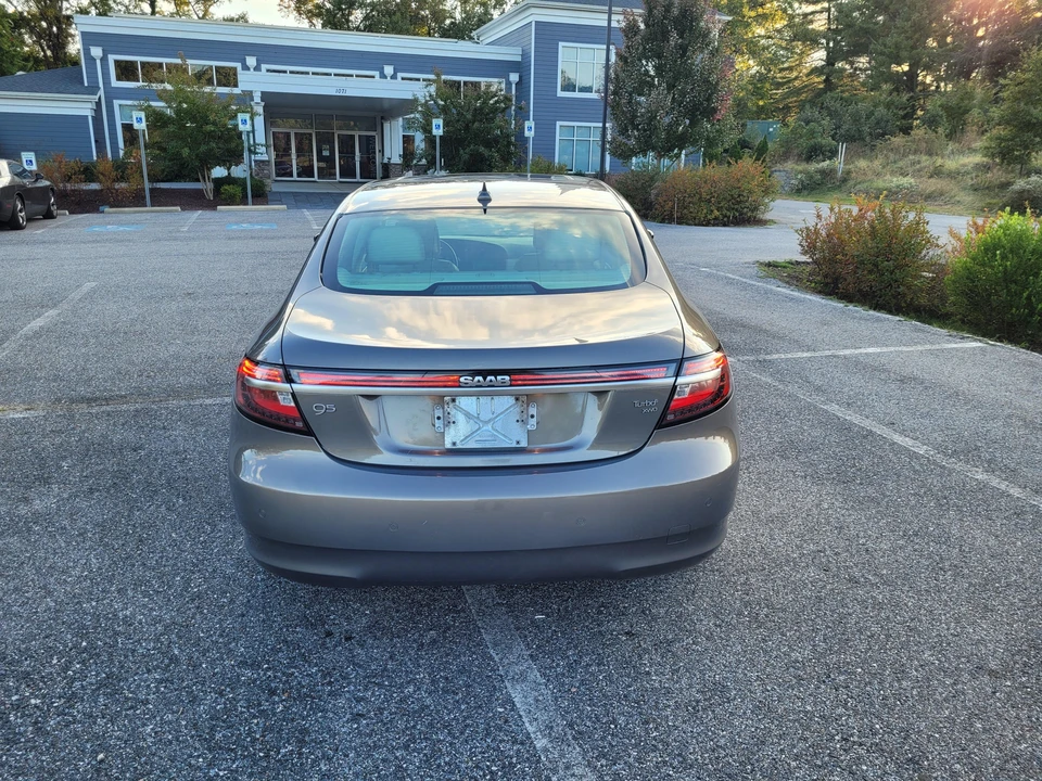 2011 Saab 9-5 2nd Gen - Image 13 of 31