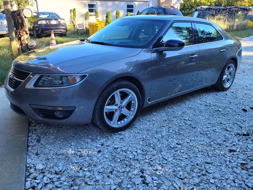 2011 Saab 9-5 2nd Gen - Image 10 of 31
