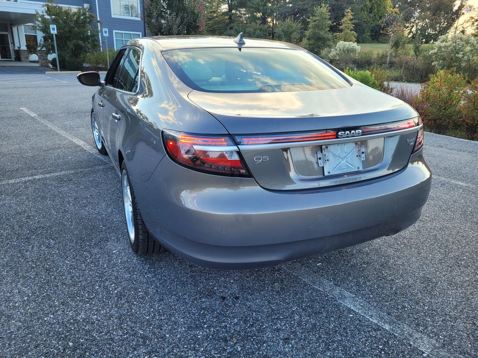 2011 Saab 9-5 2nd Gen - Image 11 of 31