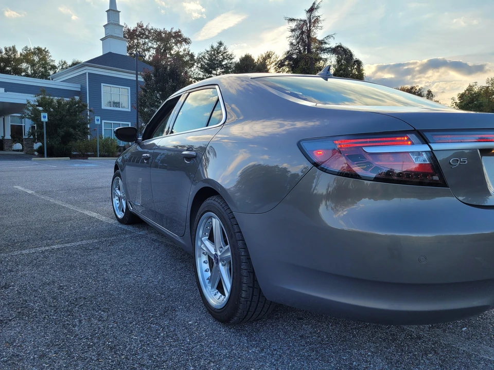 2011 Saab 9-5 2nd Gen - Image 24 of 31