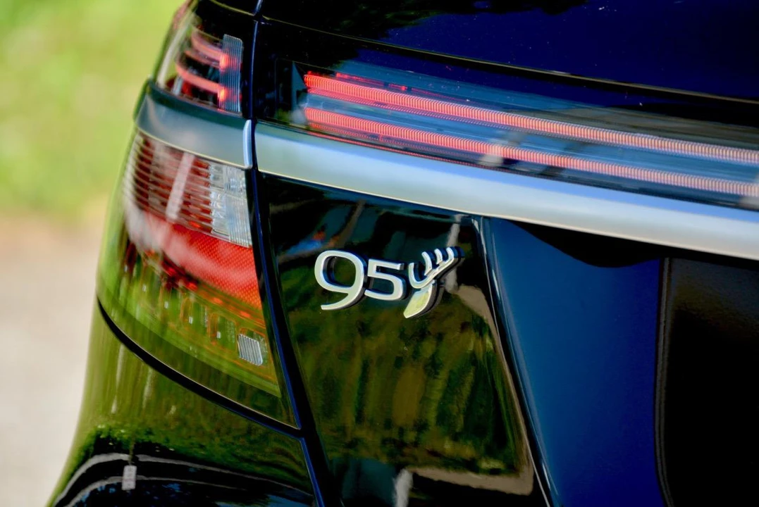 2011 Saab 9-5 2nd Gen - Image 30 of 31