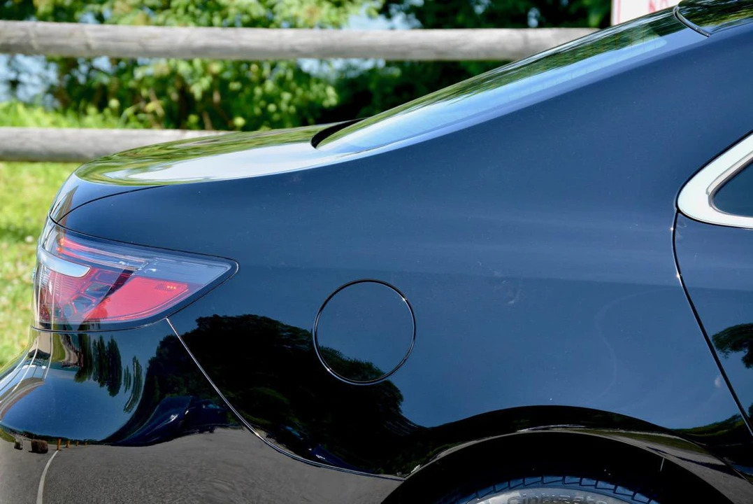 2011 Saab 9-5 2nd Gen - Image 24 of 31