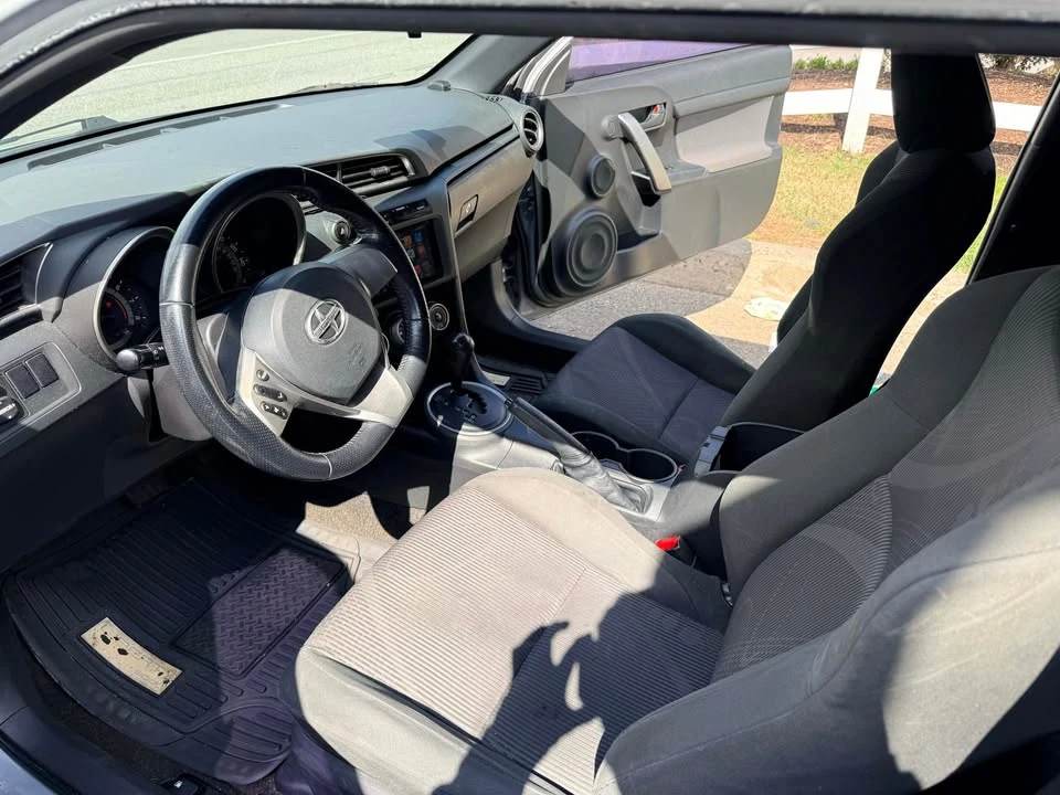 2011 Scion tC - Image 6 of 9