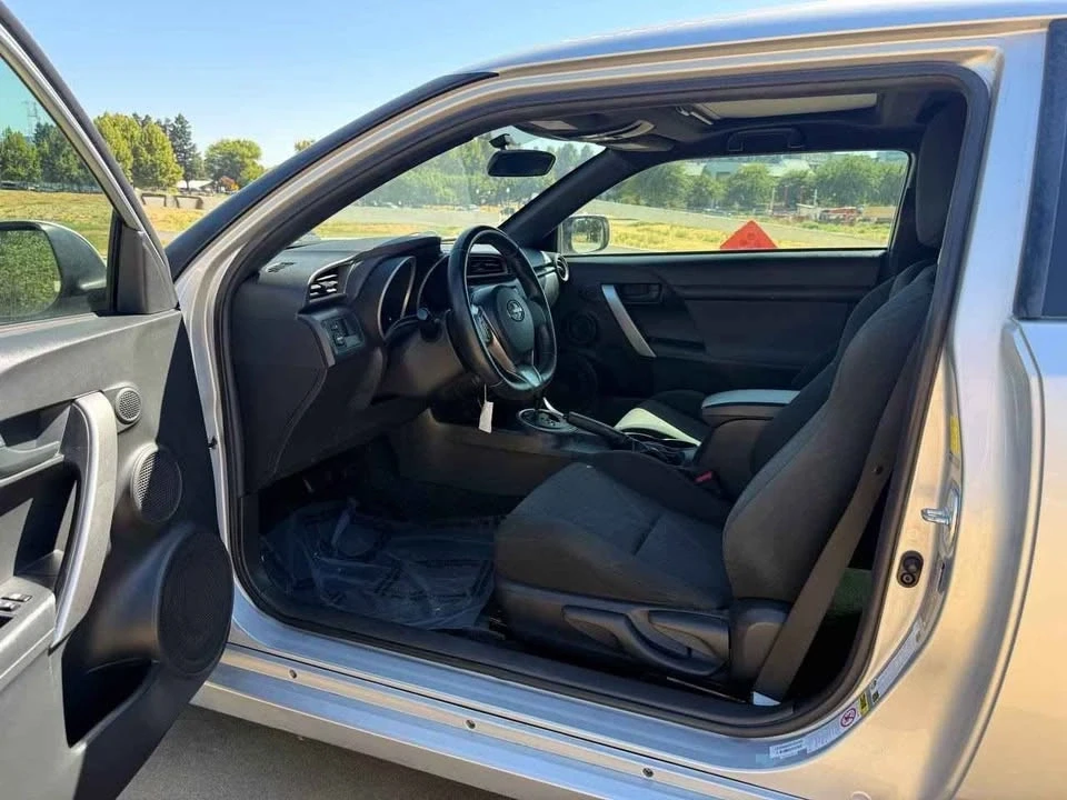 2011 Scion tC - Image 10 of 19