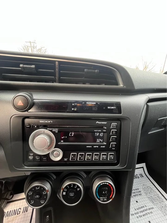 2011 Scion tC - Image 10 of 13