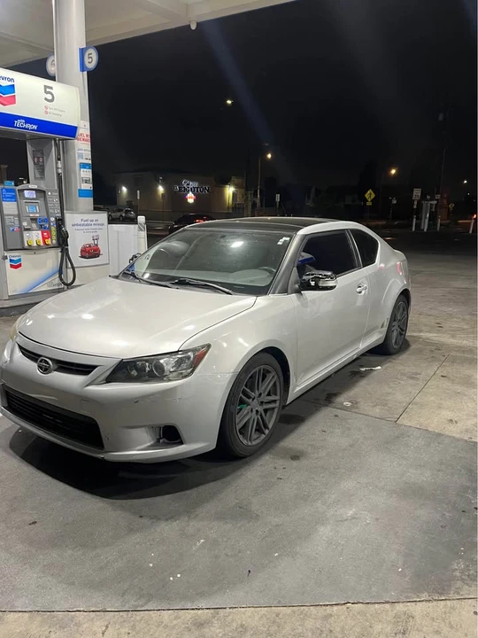 2011 Scion tC - Image 2 of 9