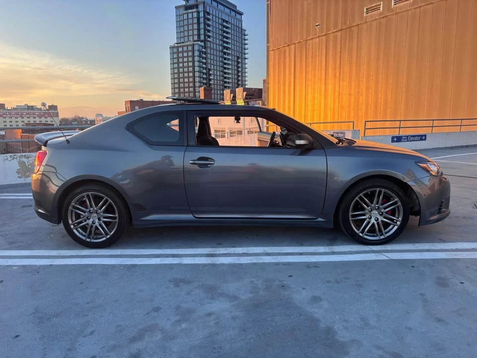 2011 Scion tC - Image 3 of 8