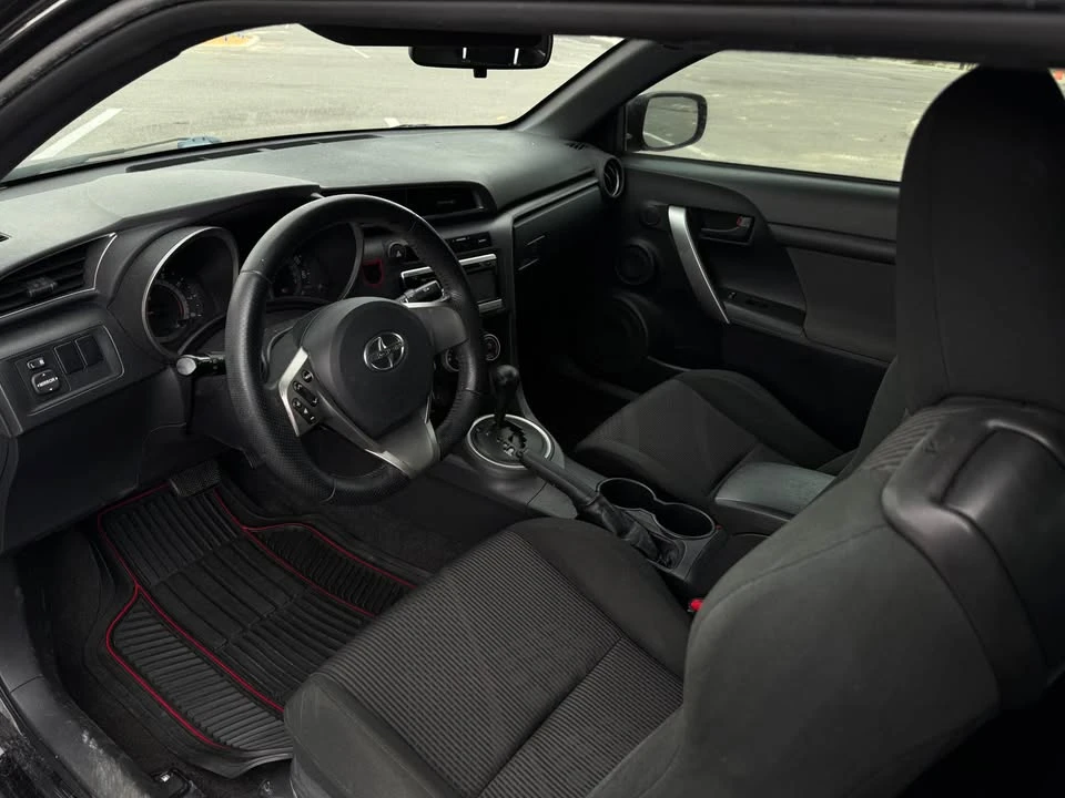 2011 Scion tC - Image 5 of 10