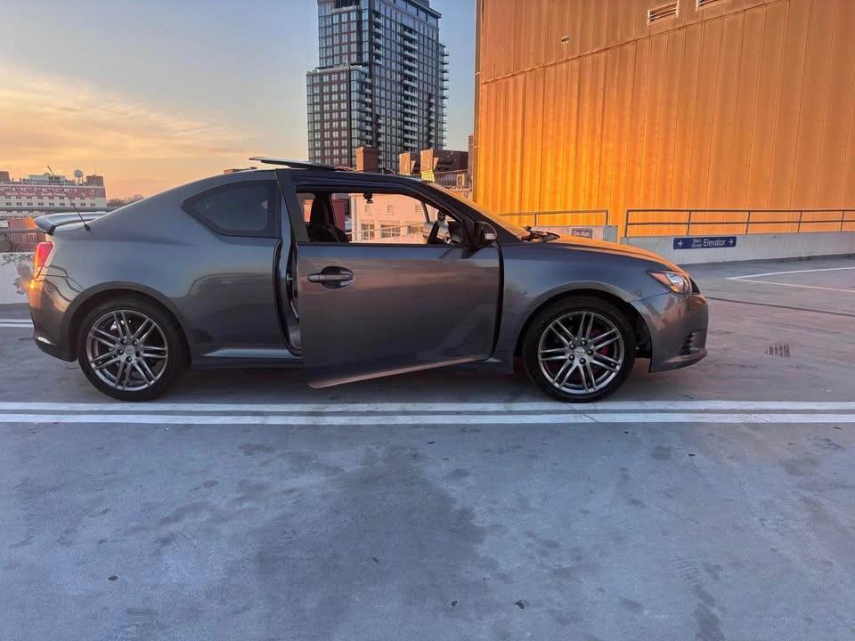 2011 Scion tC - Image 4 of 8