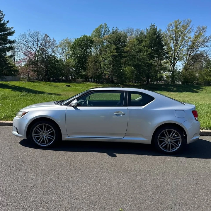 2011 Scion tC - Image 3 of 11