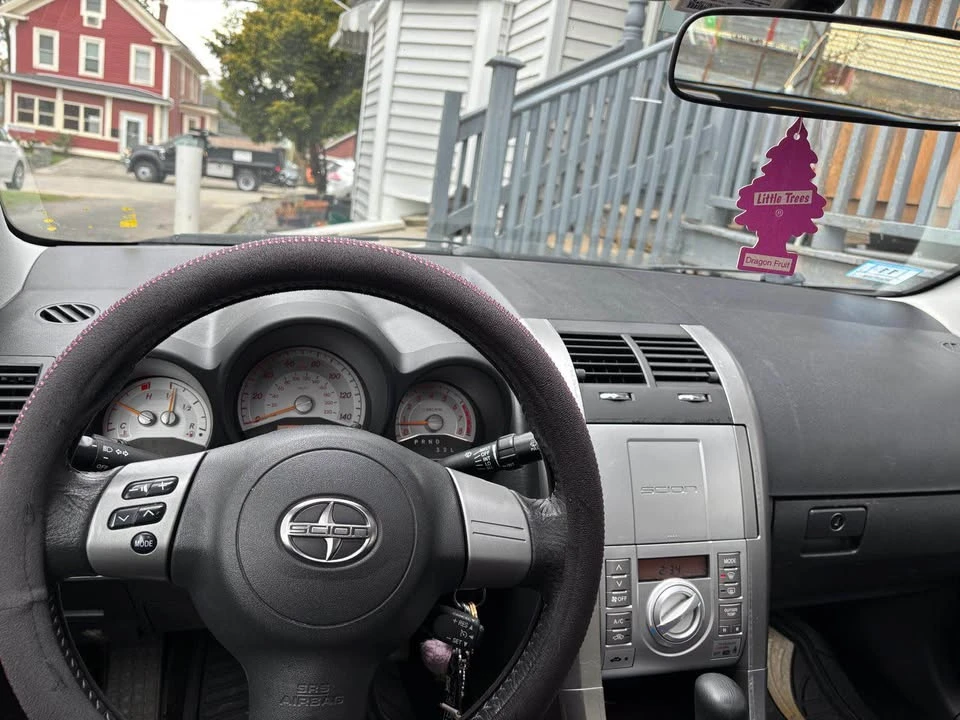 2011 Scion tC - Image 3 of 5