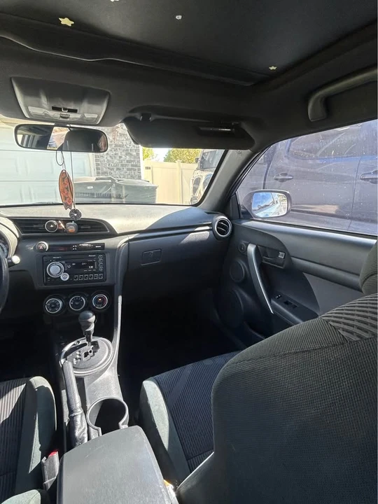 2011 Scion tC - Image 9 of 18