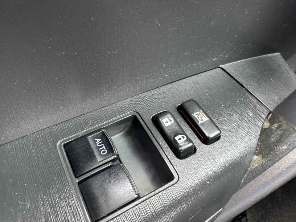 2011 Scion tC - Image 8 of 20