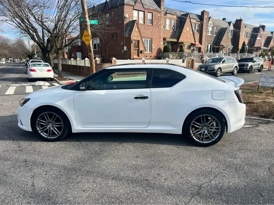2011 Scion tC - Image 8 of 12