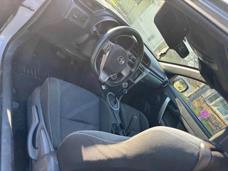 2011 Scion tC - Image 3 of 5