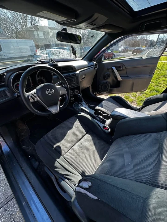 2011 Scion tC - Image 8 of 9