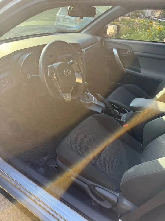 2011 Scion tC - Image 3 of 5