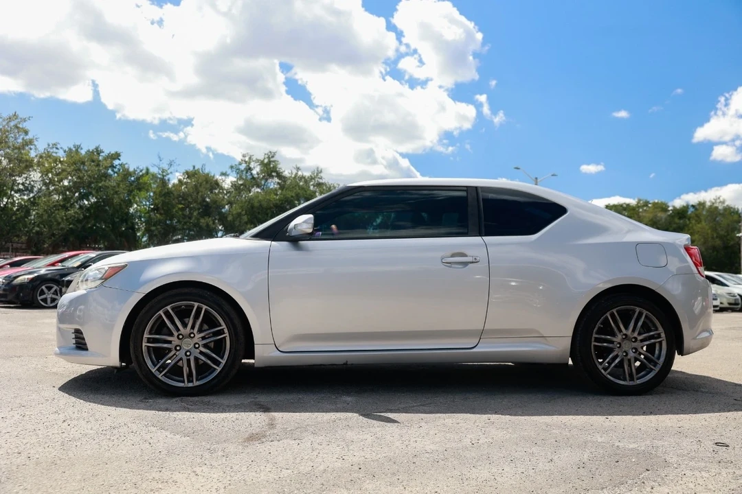 2011 Scion tC - Image 3 of 12