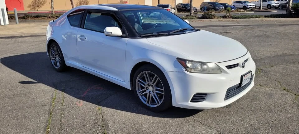 2011 Scion tC - Image 2 of 11