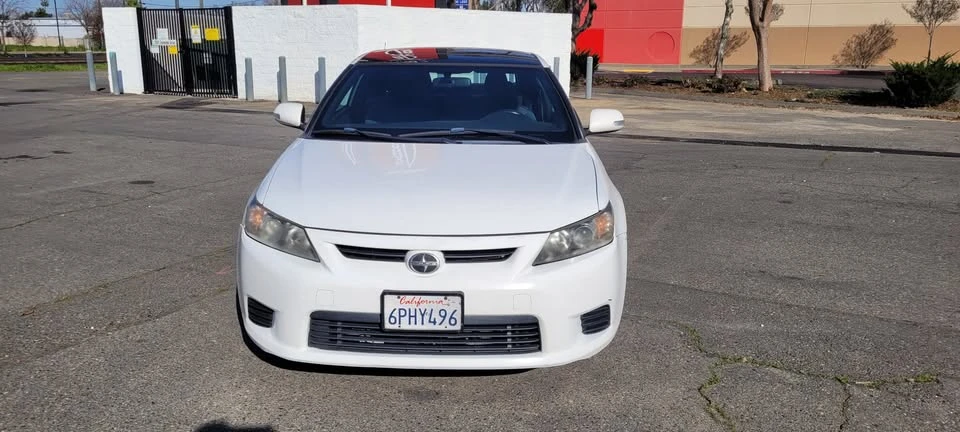 2011 Scion tC - Image 3 of 11