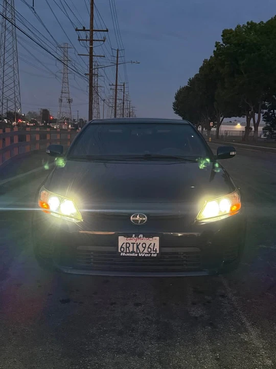 2011 Scion tC - Image 9 of 9