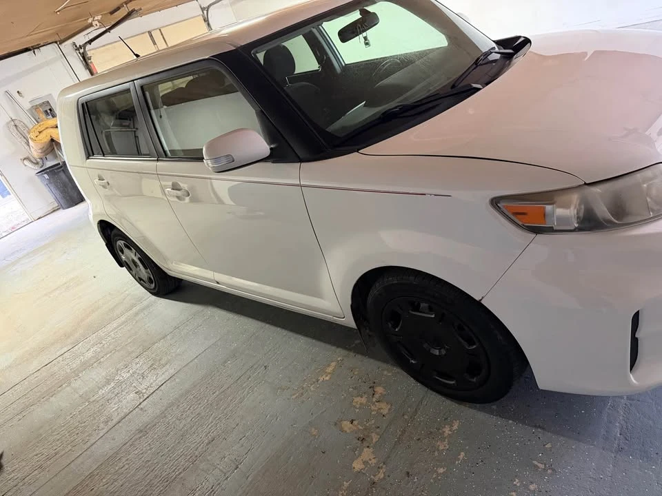 2011 Scion xB - Image 6 of 9