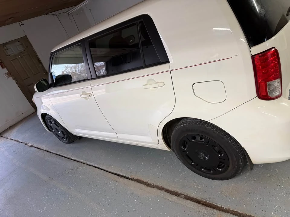 2011 Scion xB - Image 8 of 9
