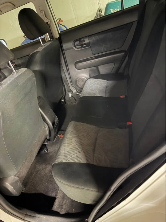 2011 Scion xB - Image 4 of 9