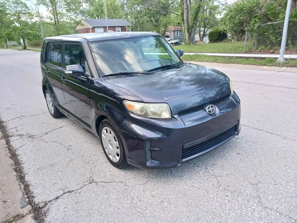 2011 Scion xB - Image 2 of 16