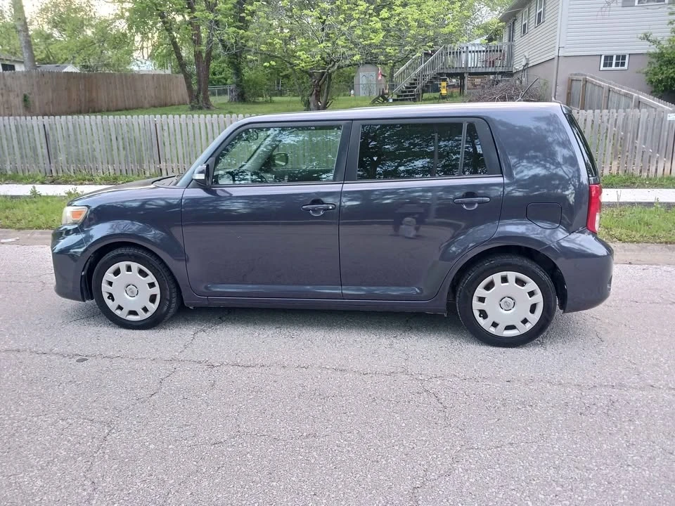 2011 Scion xB - Image 6 of 16