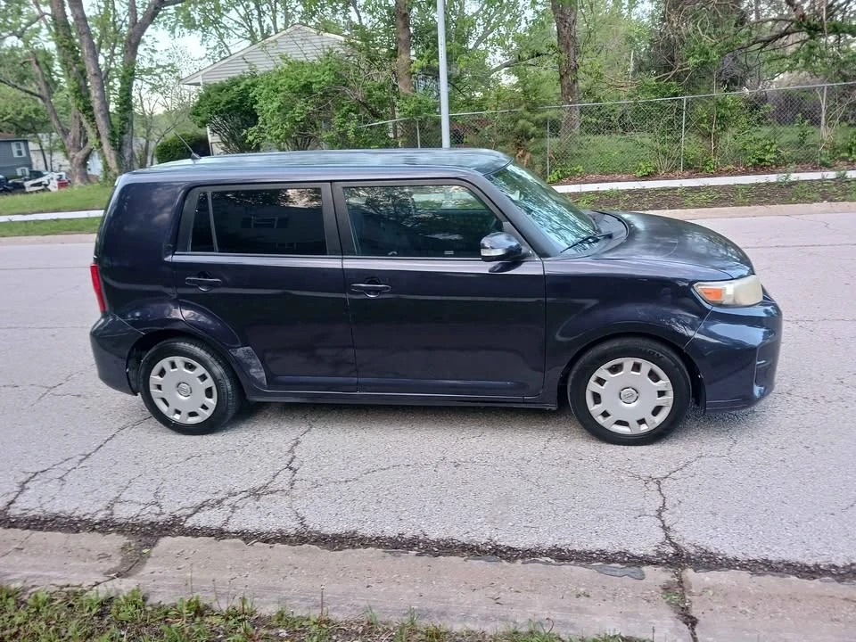 2011 Scion xB - Image 5 of 16