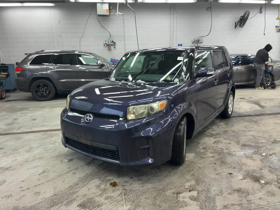 2011 Scion xB - Image 2 of 4
