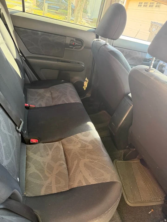 2011 Scion xB - Image 8 of 9