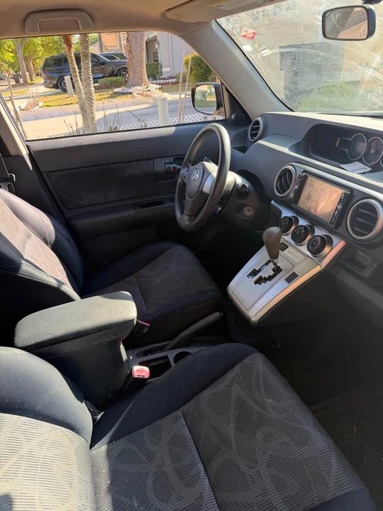 2011 Scion xB - Image 7 of 9