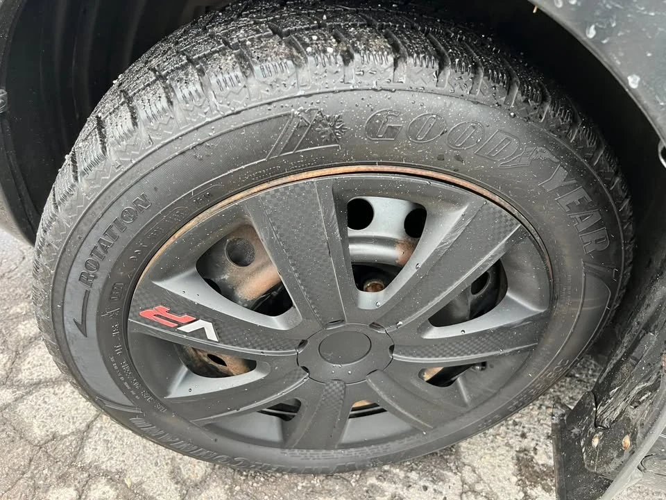 2011 Scion xD - Image 16 of 17