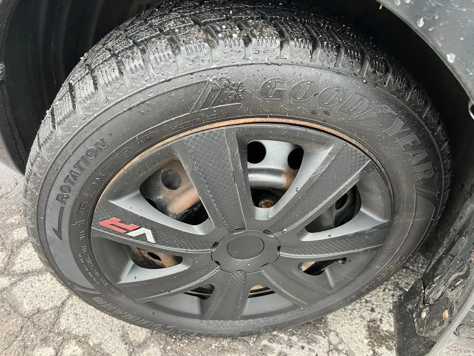 2011 Scion xD - Image 16 of 17