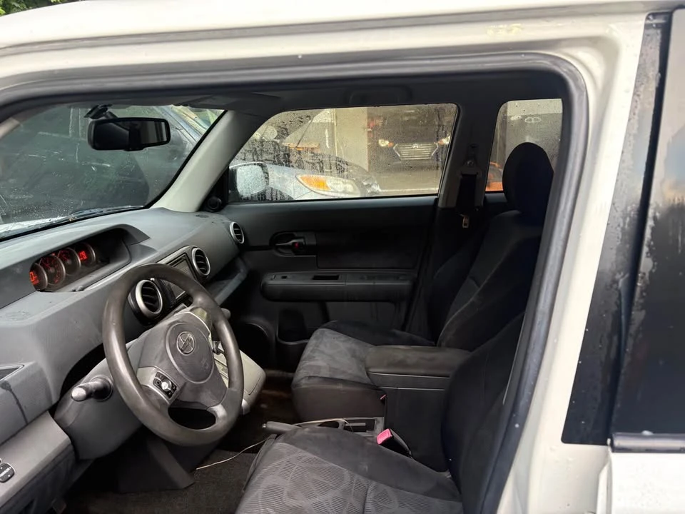 2011 Scion xD - Image 11 of 13