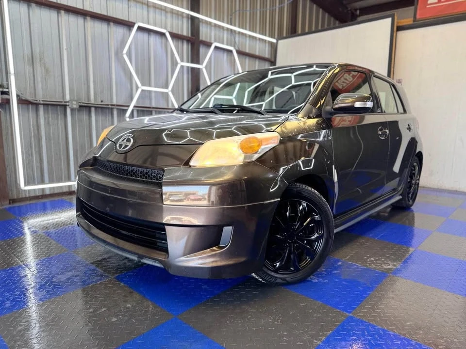 2011 Scion xD - Image 2 of 9