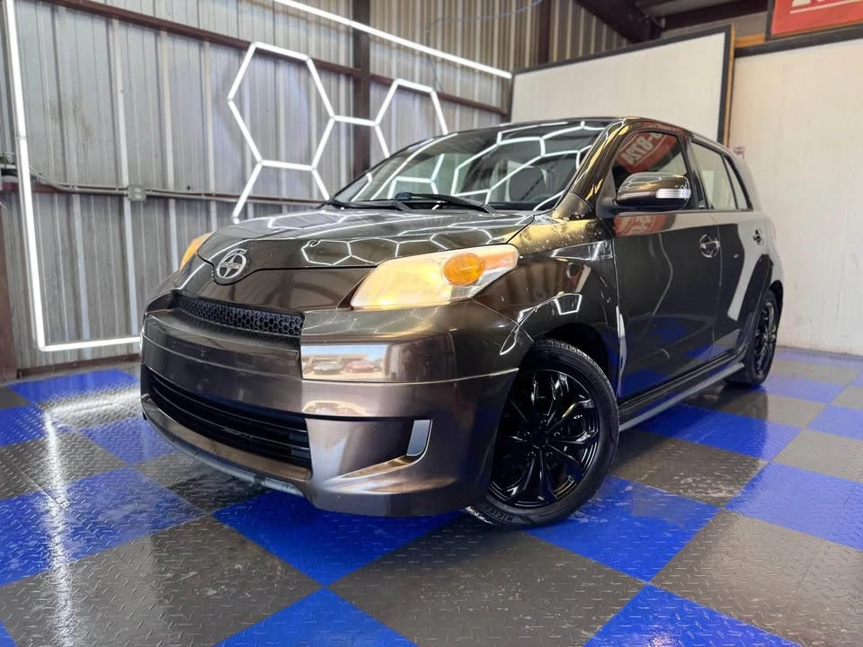 2011 Scion xD - Image 2 of 9