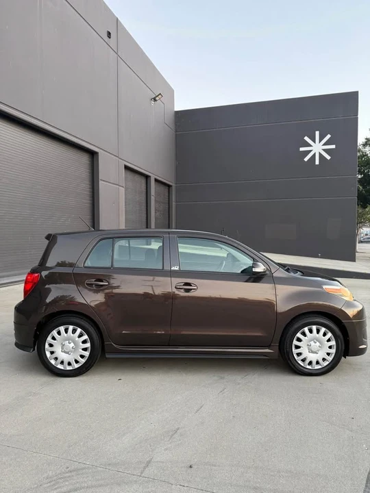 2011 Scion xD - Image 5 of 13