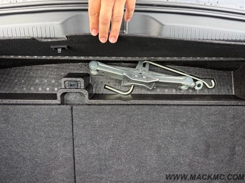 2011 Scion xD - Image 17 of 19