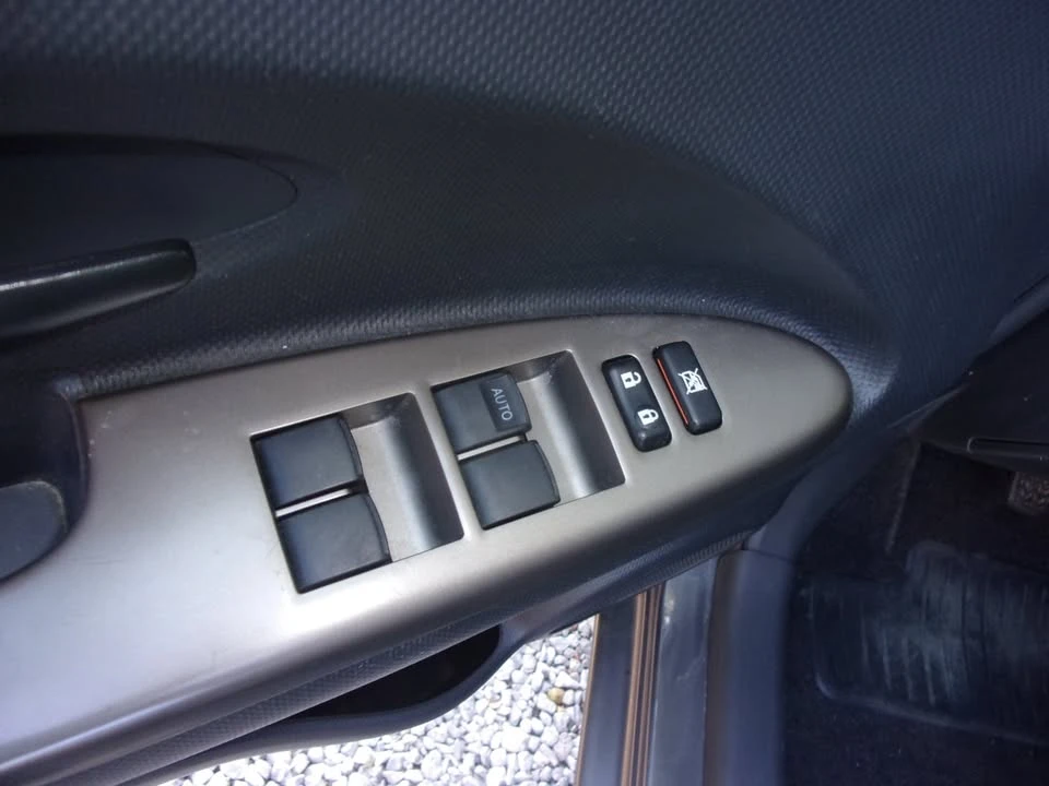 2011 Scion xD - Image 10 of 14