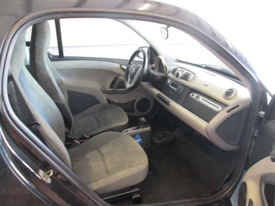 2011 Smart Fortwo 2nd Gen - Image 2 of 4