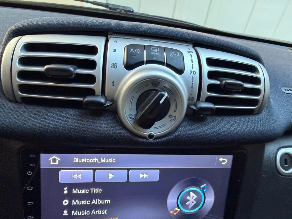 2011 Smart Fortwo 2nd Gen - Image 9 of 16