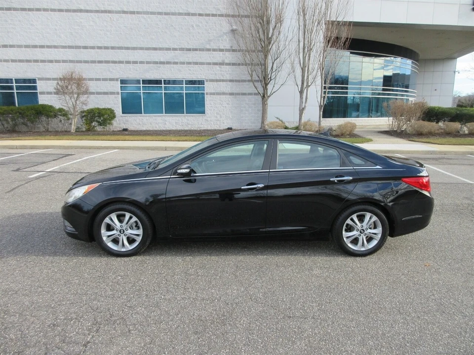 2011 Hyundai Sonata - Image 9 of 21