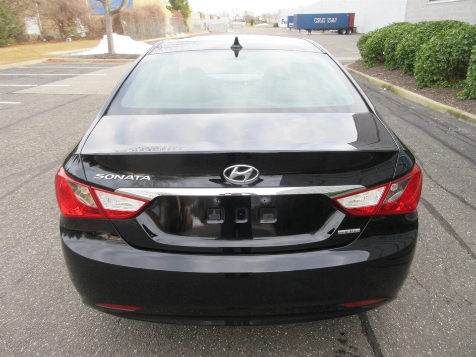 2011 Hyundai Sonata - Image 16 of 21